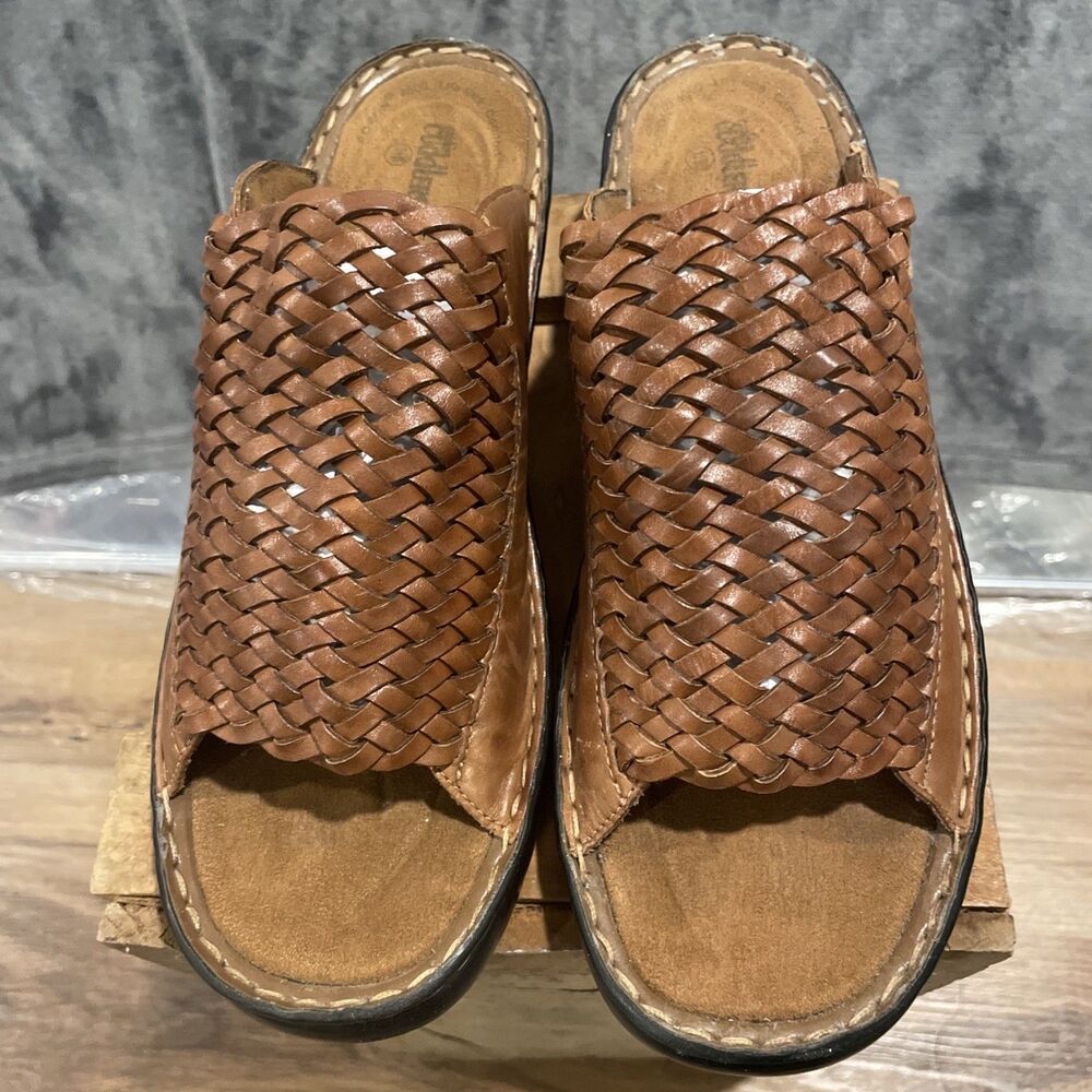 Cobbie Cuddlers Women’s Brown Leather Sandals Size 11W Woven